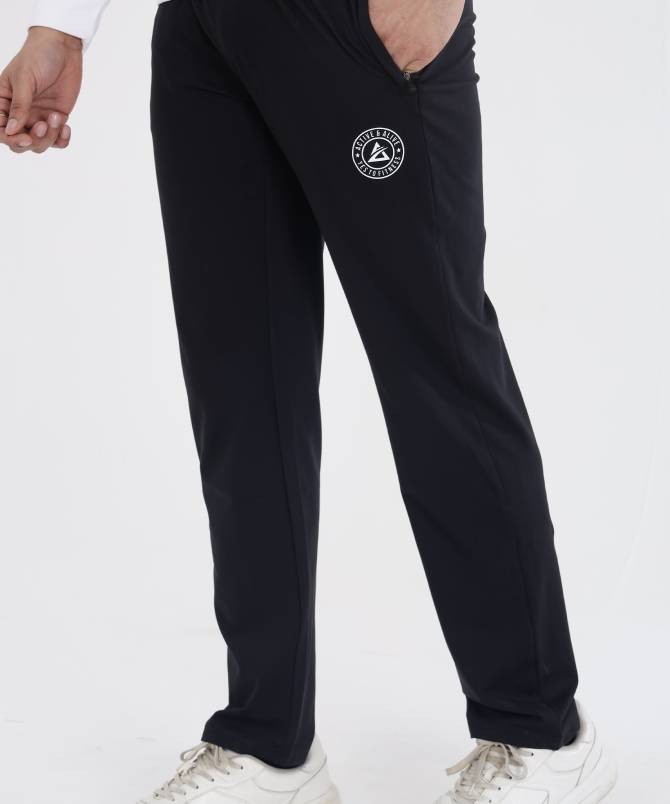 Men's classic crew neck sweatshirt with track pant set - Image 10